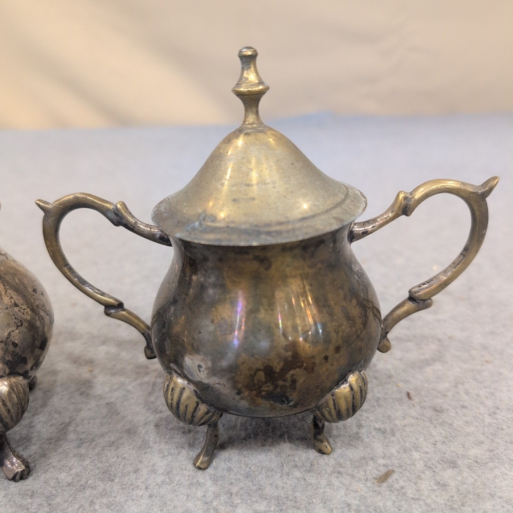 Vintage Miniature Silver Plate Tea Set Creamer Sugar Bowl Shell Feet 3pc - Picture 4 of 7